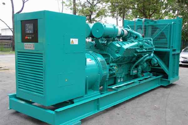 兰坪柴油发电机组电压不稳定怎样维修？