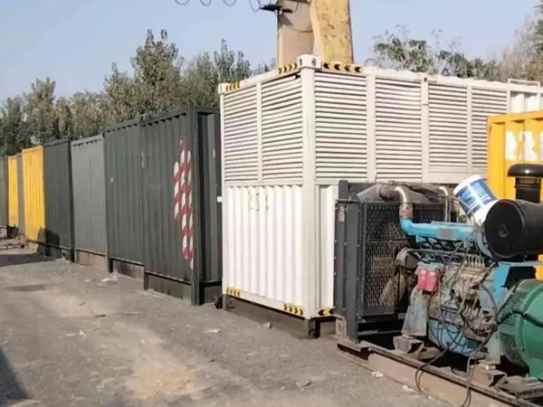 兰坪200KW柴油发电机机组每小时油耗是多少？